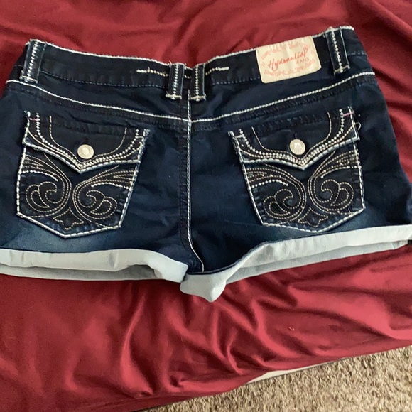 Juniors sz 17/18 Jean shorts like new hydyolic - Picture 2 of 2